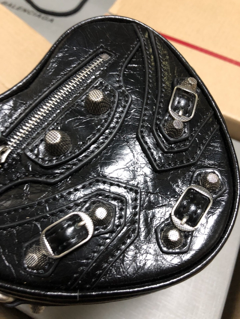 Ba1en*iaga le cagole bags